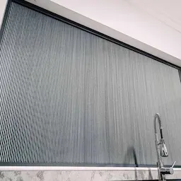 blind screen at kitchen window
