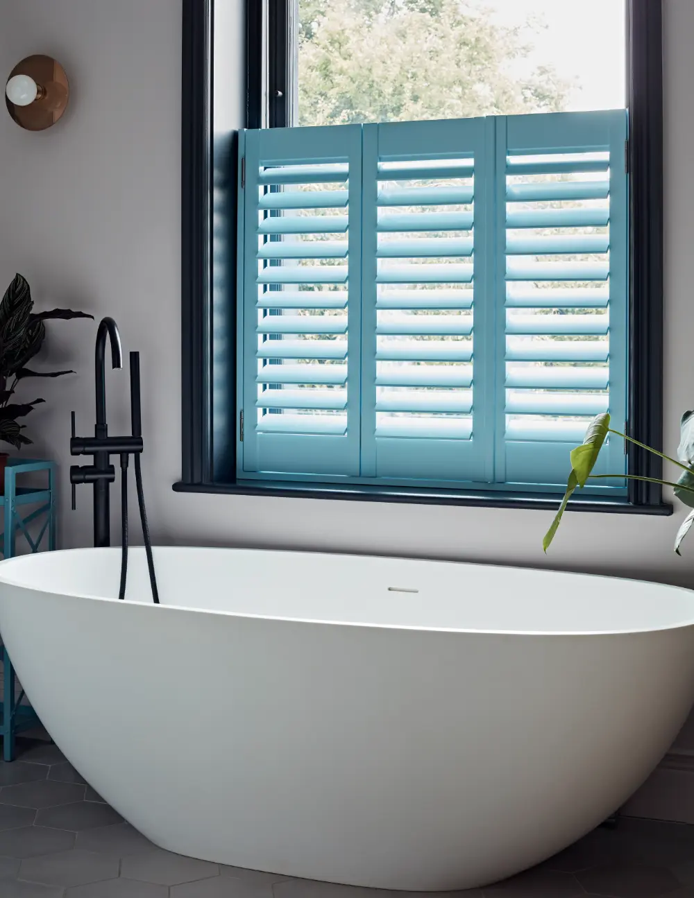 hybrawood custom blue cafe style shutters bathroom
